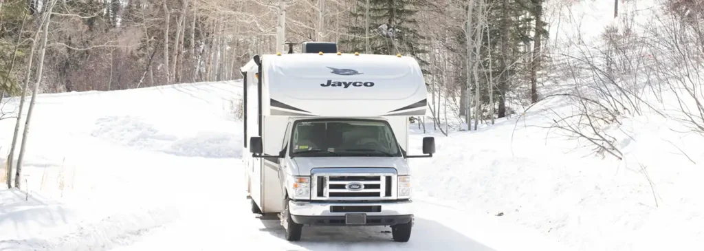 Discover the best RVs for winter living in Canada, tips for prepping your RV, surviving the cold, and enjoying snowy adventures. Rent or gear up with MY IVVI!